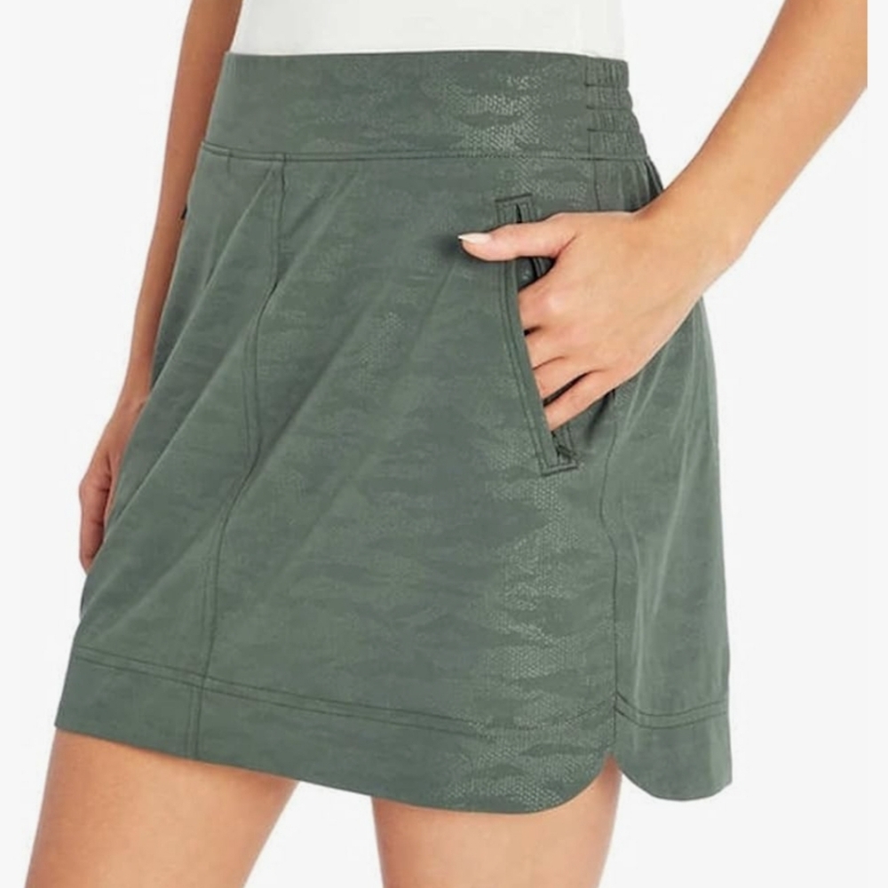 Orvis Women's embrosed pull-on skort